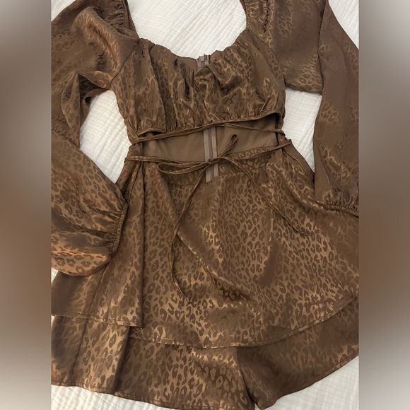 Le Lis Leopard Satin Bronze Romper - Picture 6 of 6